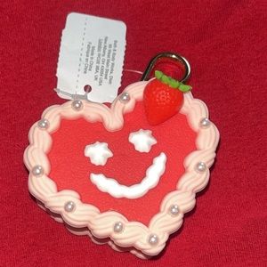 Bath And Body Works pocketbac hand sanitizer holder 🍰❤️ heart cake